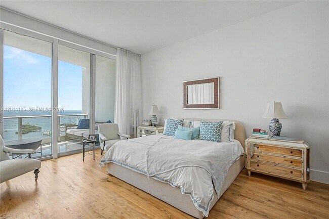 Building Photo - 2627 S Bayshore Dr