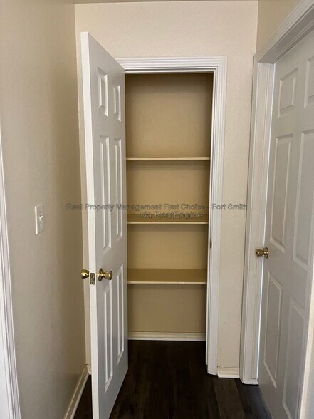 Building Photo - 3509 Price Cir