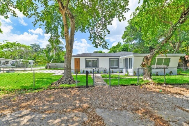 Building Photo - 16200 NE 3rd Ave