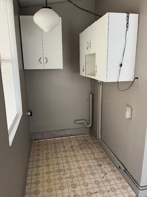 Building Photo - 445 Main St