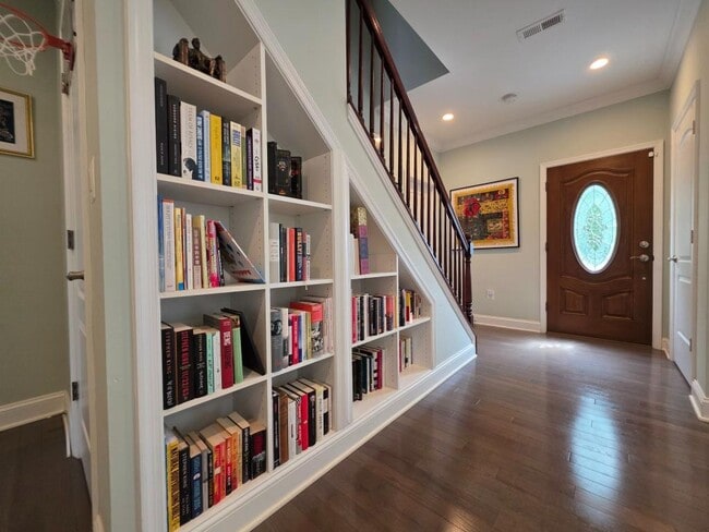 Building Photo - 1138 S Harrison St