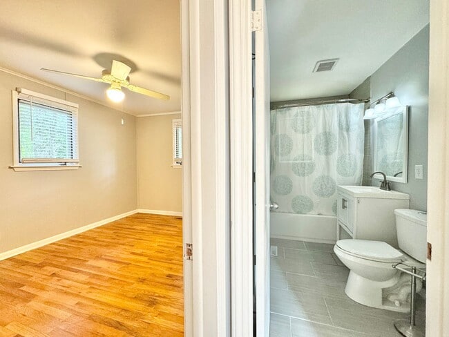 Building Photo - Remodeled 3BR in Guilford Hills