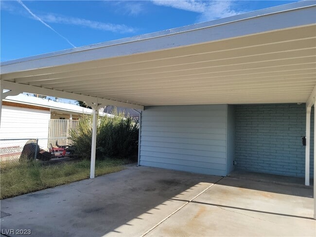 Building Photo - 1111 Arapaho Way