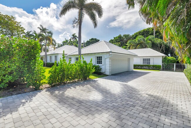 Building Photo - 216 Bahama Ln
