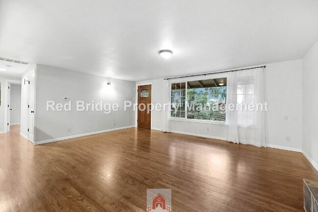 Building Photo - 5695 SW Washington Ct