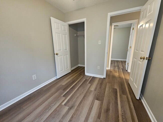 Building Photo - Remodeled Ranch Home Minutes from Uptown Charlotte