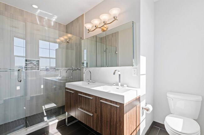 Building Photo - 6200 HUDSON Ave