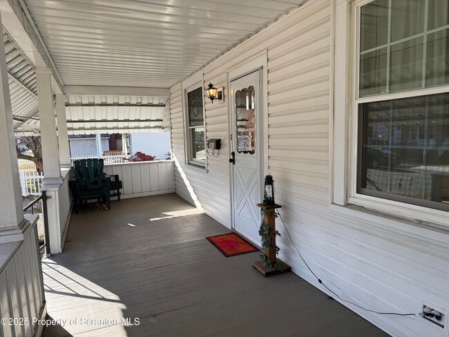 Building Photo - 301 Monument Ave