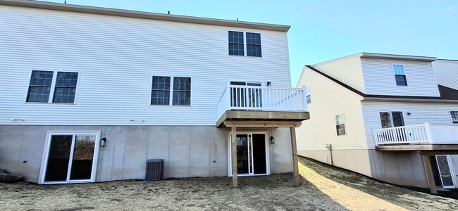 Building Photo - 3 Bedroom 2.5 Bathroom Available in Elizab...