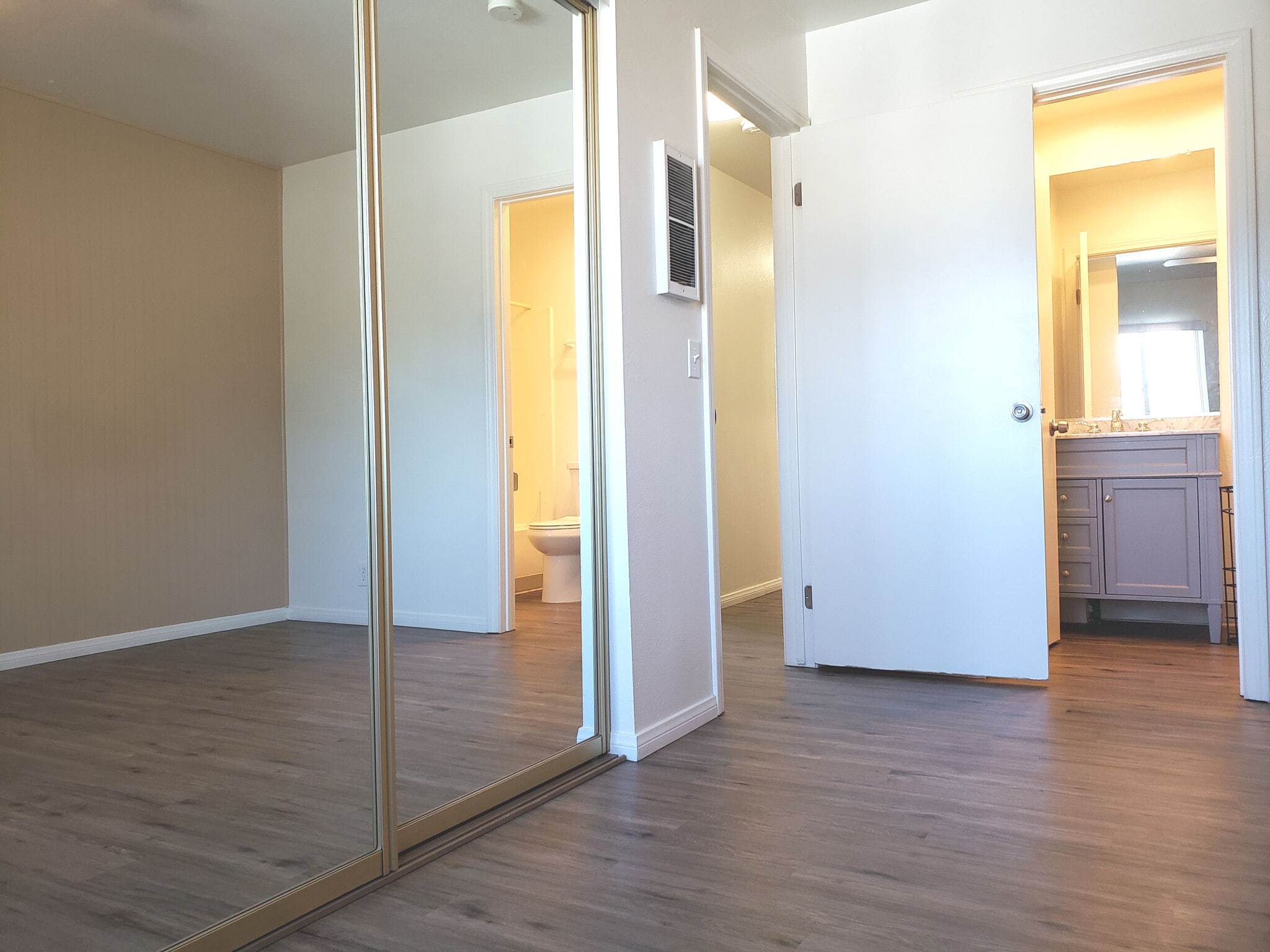 Building Photo - 1261 Victor St