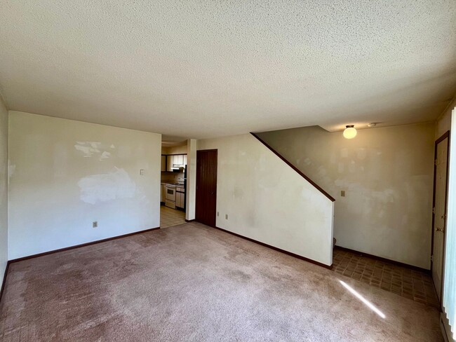 Building Photo - 604 Hollywood Dr