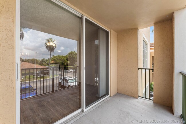 Building Photo - 167 Yacht Club Way