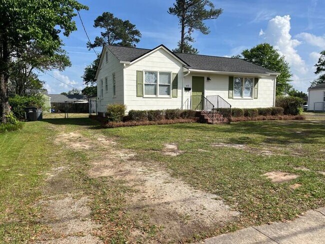 Building Photo - Elegant Downtown Augusta Cottage – Fully F...