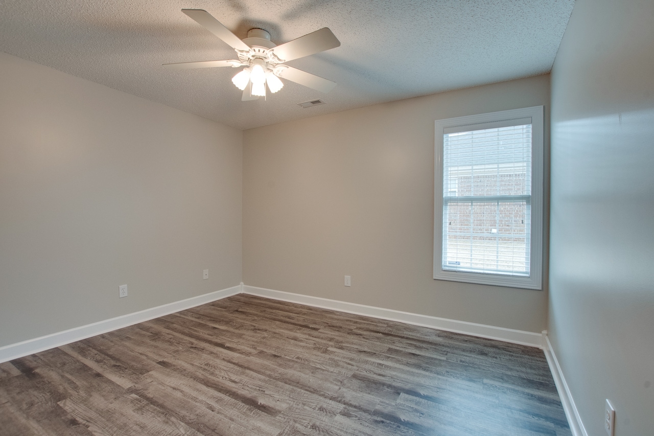 Bedroom Room View 1 - 104 Kings Cross Dr