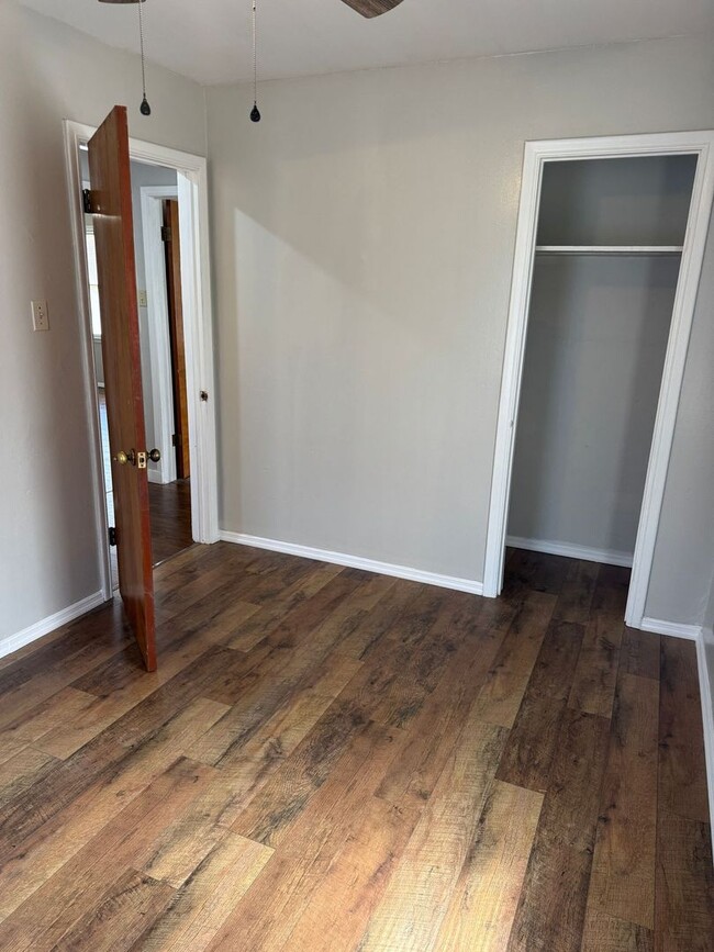 Building Photo - 213 NE Fenway Ave