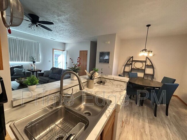Building Photo - 6241 Holdrege-6
