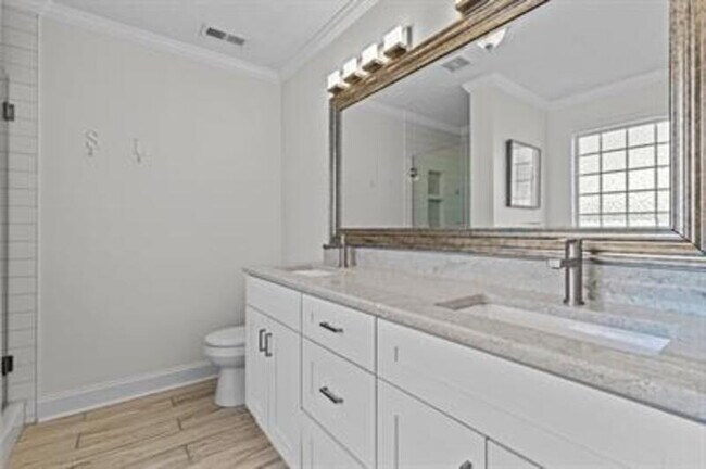 Building Photo - 600 S Buckeye Dr