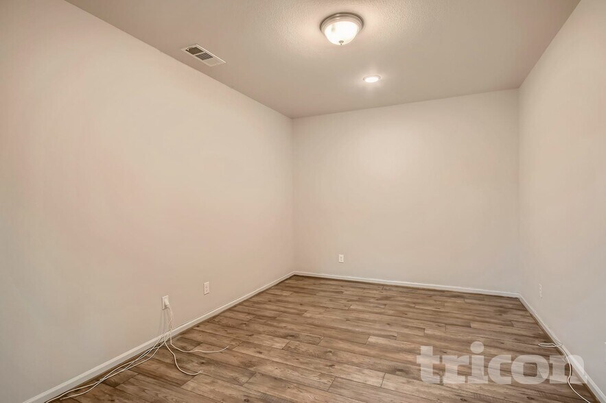 Building Photo - 1592 Sugarberry Dr