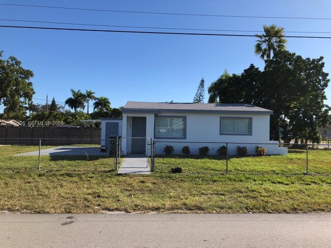 Building Photo - 1401 NW 8th Ave