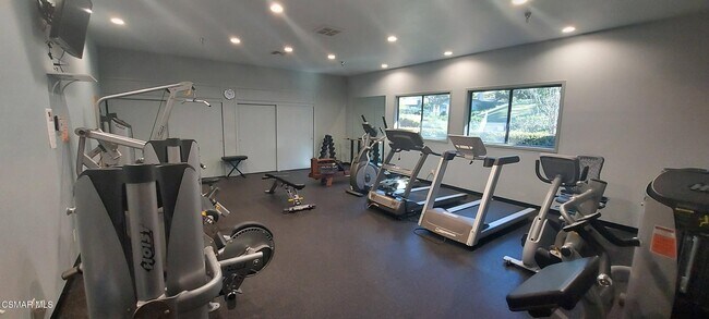 Building Photo - 6050 Gitana Ave