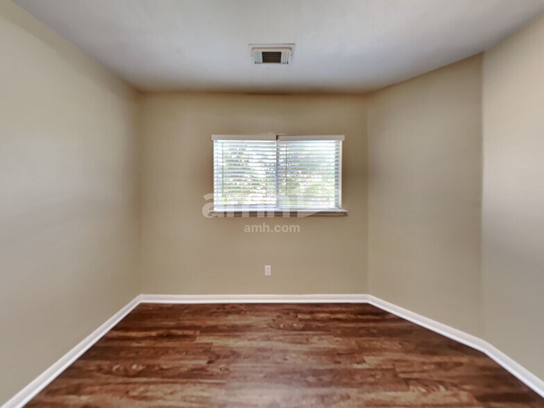 Building Photo - 3726 Liles Ln