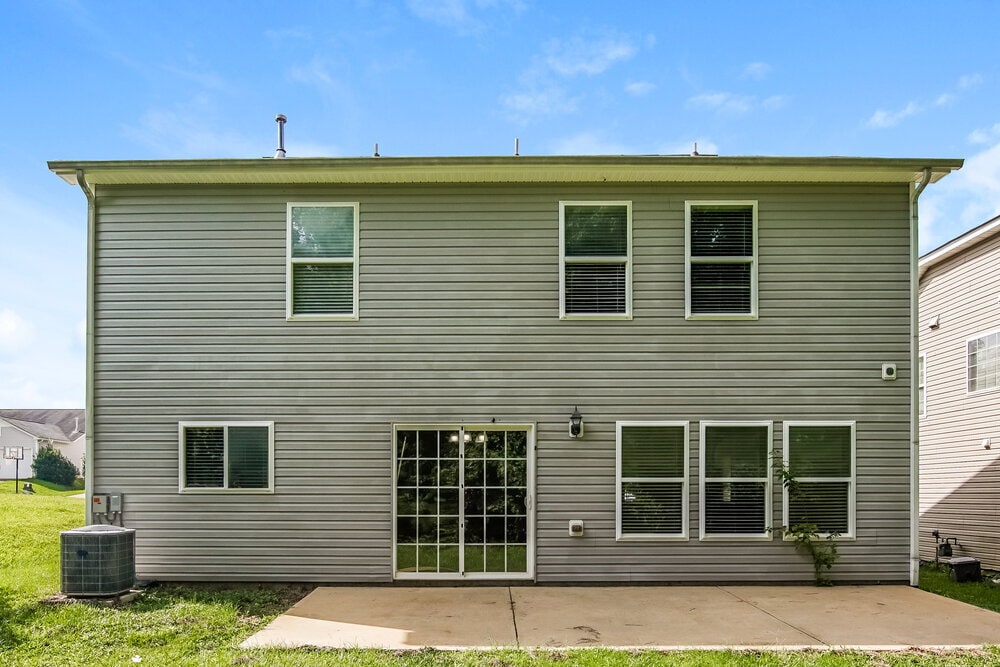 Building Photo - 40 Norwich Dr