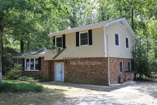 Building Photo - 304 Cheryl Ave