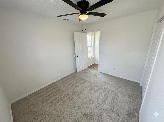 Building Photo - 605 Drexel St