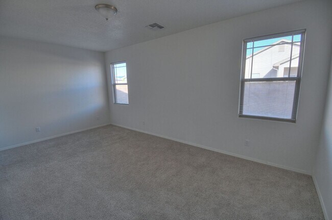 Building Photo - 6244 Harrier Hawk Dr NE