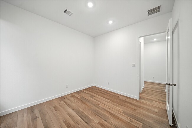 Building Photo - 31218 Anna Mdws Dr