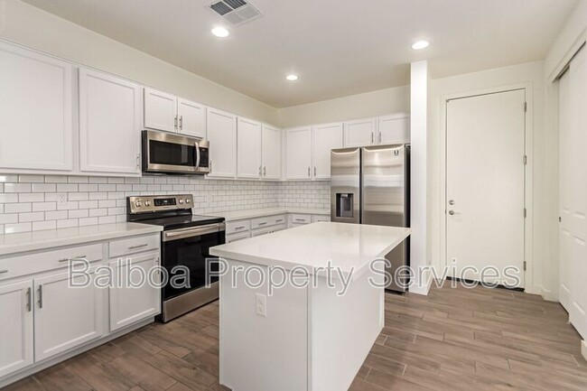 Building Photo - 5528 S Dillon Cir