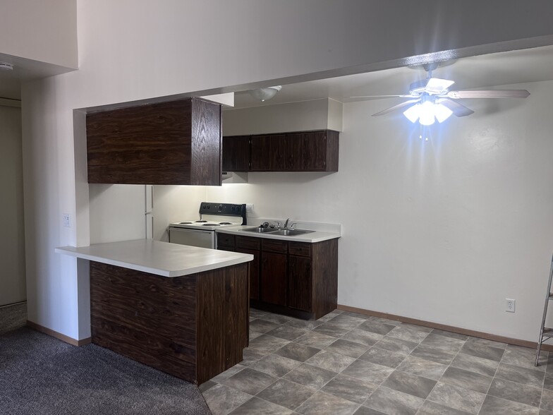 Building Photo - Forestview Ct. Apartments