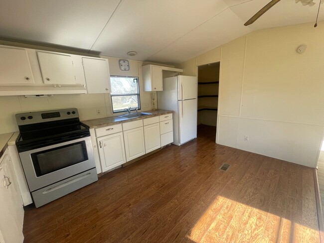 Building Photo - 2/2 Mobile Home for Rent!