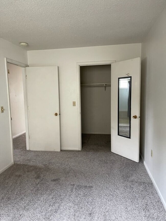 Building Photo - 2 Bedroom Apartment for Rent in Bozeman