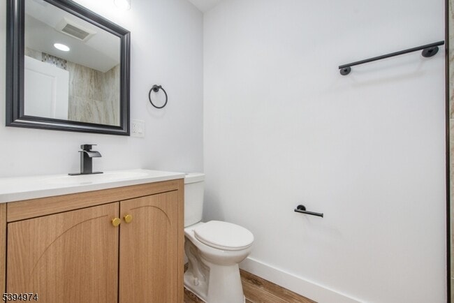 Building Photo - 210 Ellis Ave