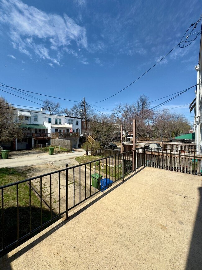 Building Photo - Charming 3 Bedroom/2 Bathroom Townhome in Ednor Gardens-Lakeside, MD!