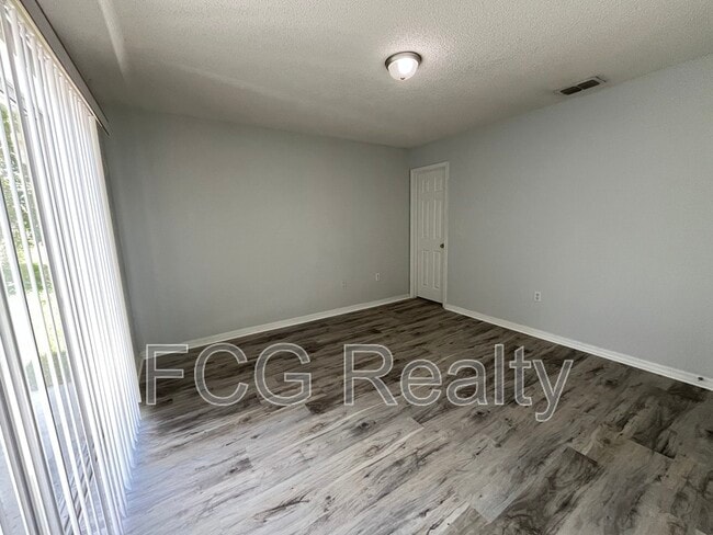 Building Photo - 2049 Whispering Trails Blvd