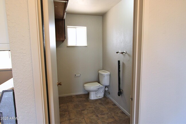 Building Photo - 1024 N Pueblo Dr