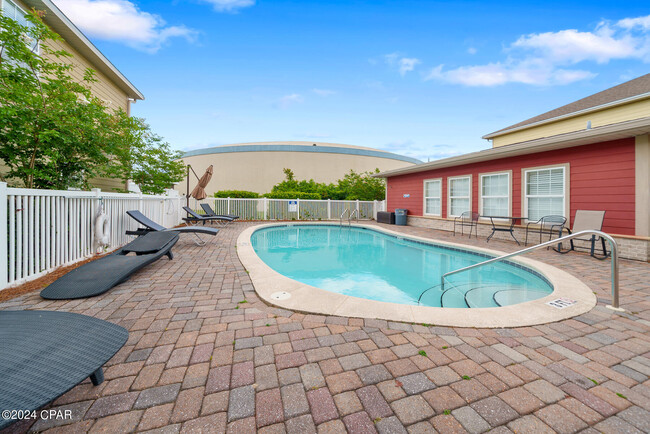 Building Photo - 7207 Quail Hollow Dr