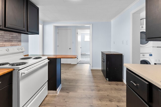 Building Photo - 77 Luka Rd