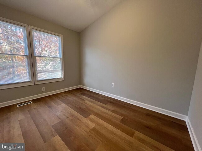 Building Photo - 4131 Bancroft Ln