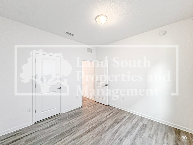 Building Photo - 4141 Salt Springs Ln