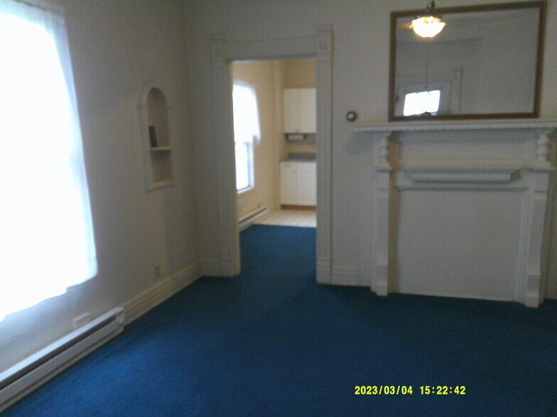 Building Photo - 102 S F St