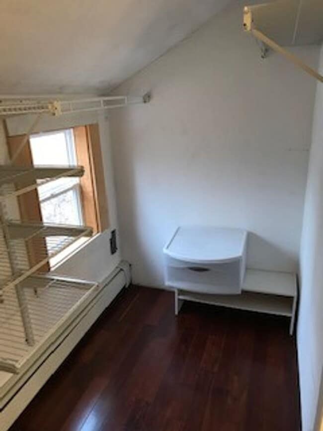 Building Photo - Modern 2Br / 2Ba Cape Style Home in Quiet ...