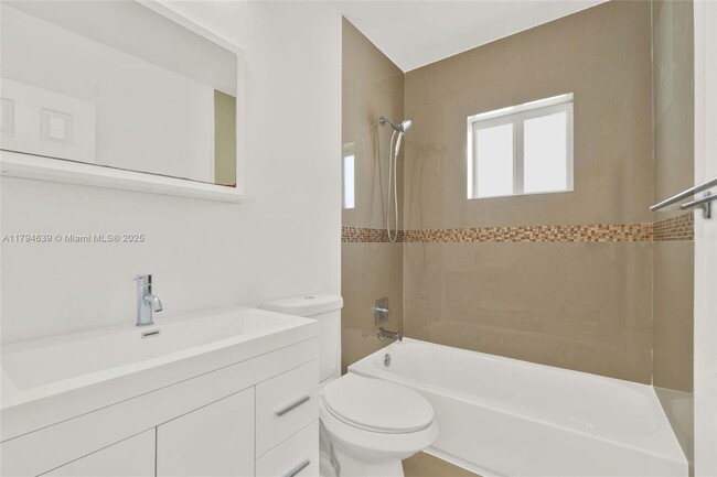 Building Photo - 6450 SW 28th St