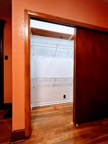 Building Photo - 2500 S Vine St
