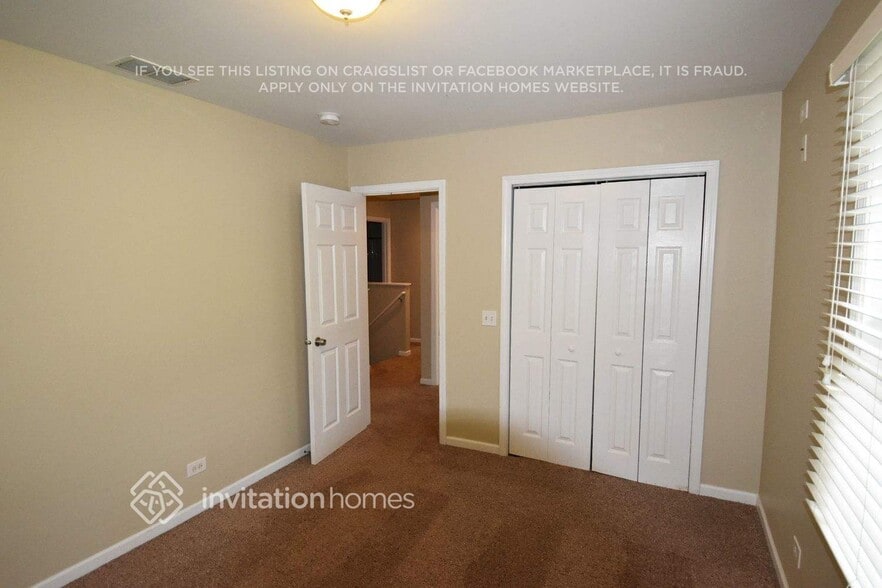 Building Photo - 26805 Circle Dr S