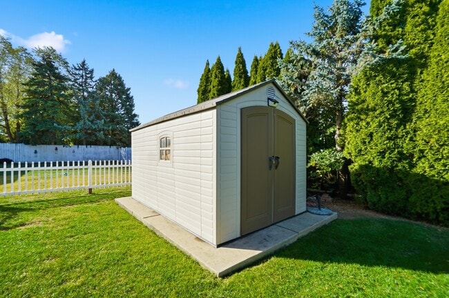 Building Photo - 408 California Ave