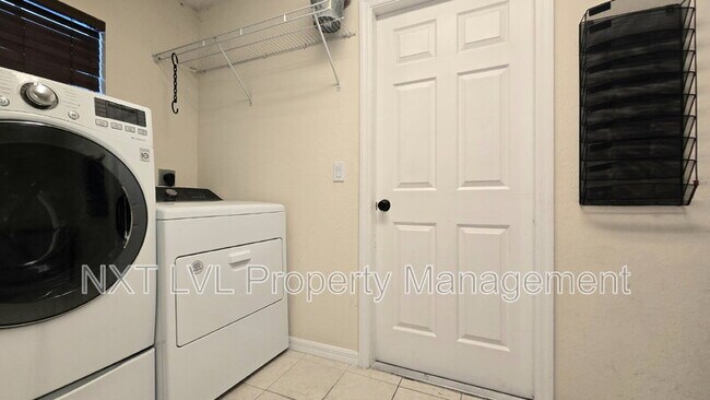 Building Photo - 1231 NW 22nd Ave