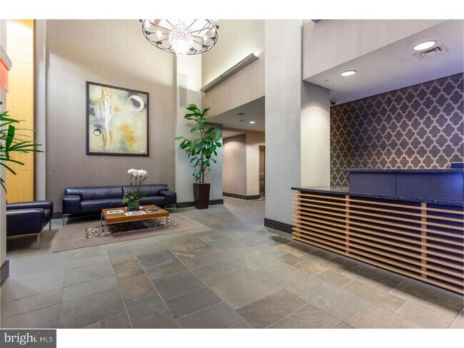 Building Photo - 1425 Locust St